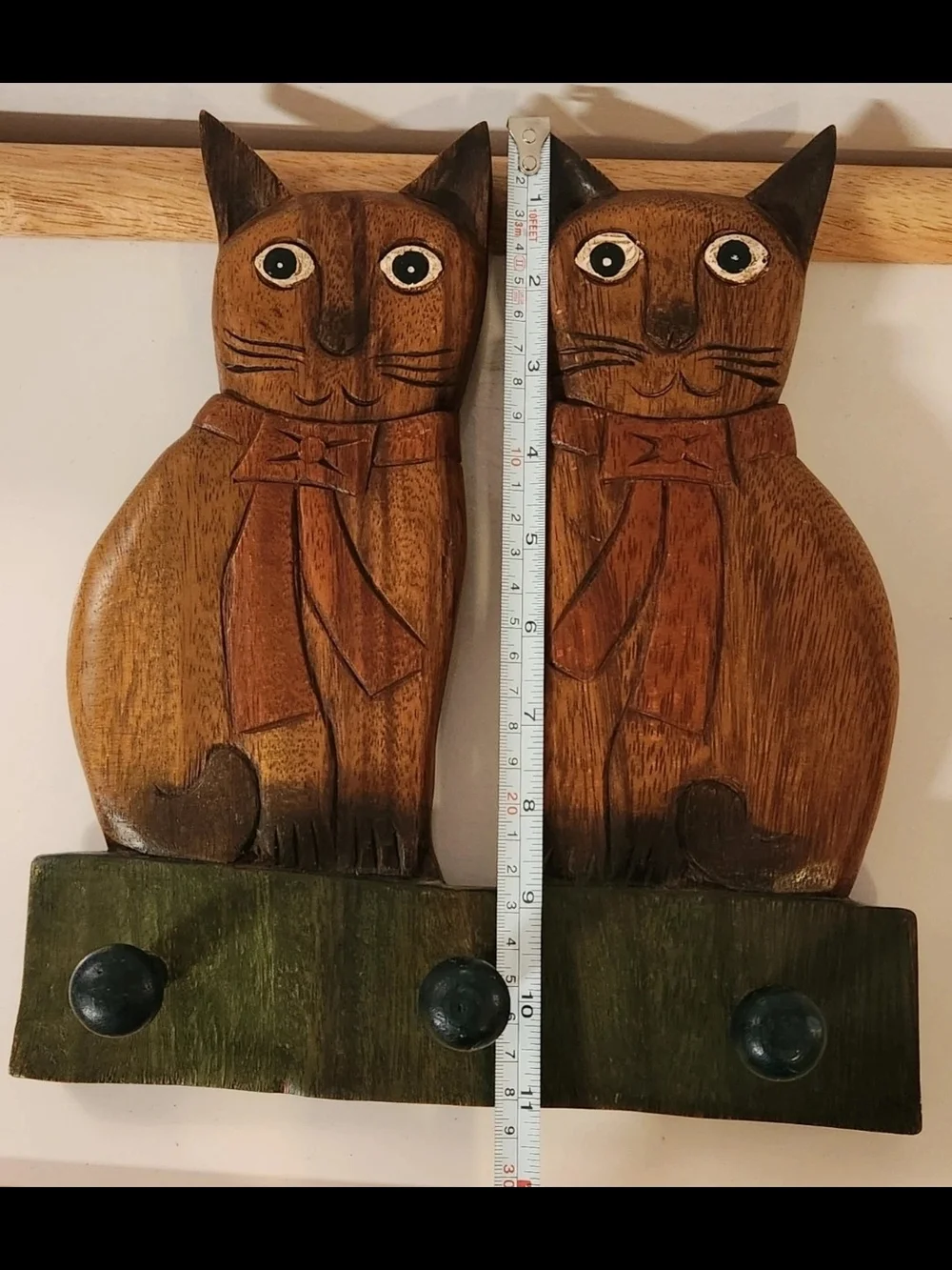 Vintage Hand-Carved Wooden Cat Wall Hook Rack – Whimsical Folk Art 3-Peg Hanger